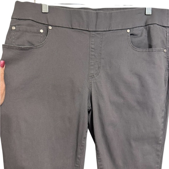 New Directions Women's Gray Jeans Size: 14     #N - Picture 2 of 8